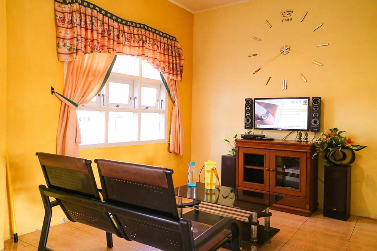 Villa Bukit Indah Brastagi / Berastagi Zewnętrze zdjęcie