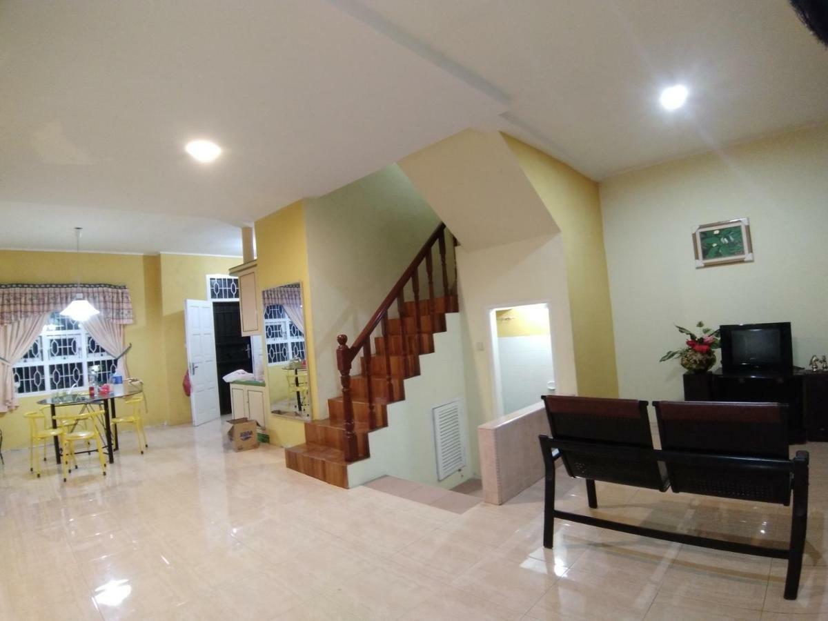 Villa Bukit Indah Brastagi / Berastagi Zewnętrze zdjęcie