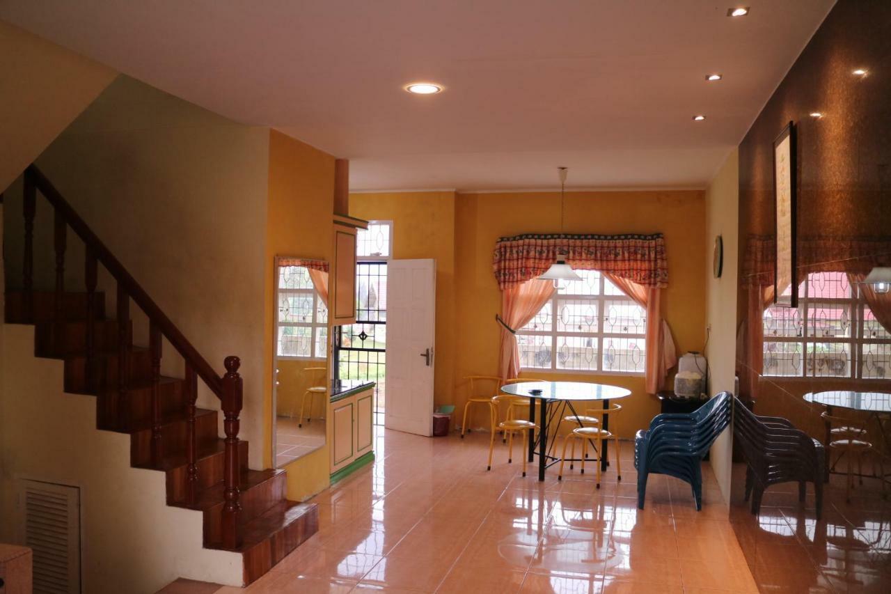 Villa Bukit Indah Brastagi / Berastagi Zewnętrze zdjęcie